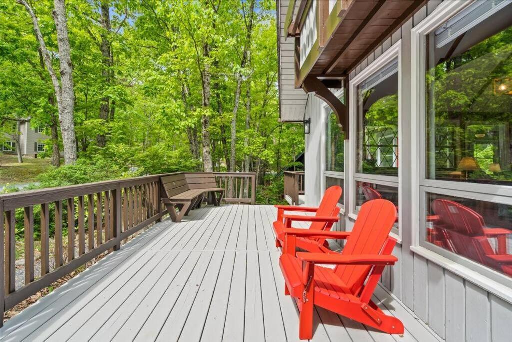 The Gingerbread House: 4 Bedroom Chalet, W/ Sunroom/Deck, Sleeps 12, Modern Amenities McGaheysville Zewnętrze zdjęcie